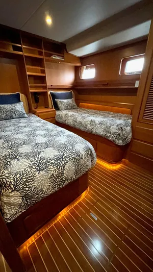 Bee Haven Yacht Photos Pics 