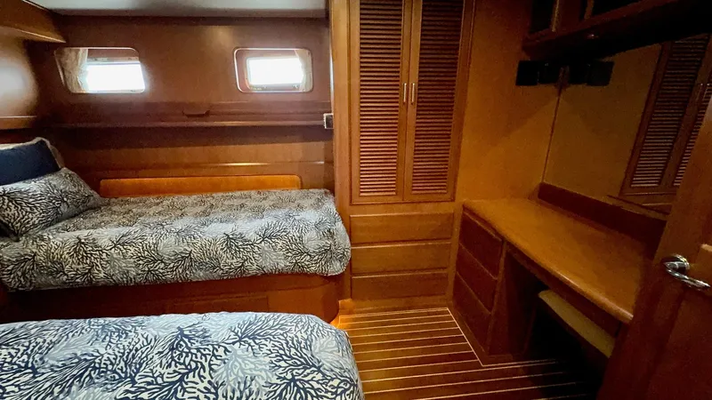 Bee Haven Yacht Photos Pics 