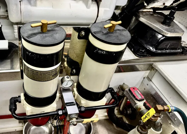 Bee Haven Yacht Photos Pics 