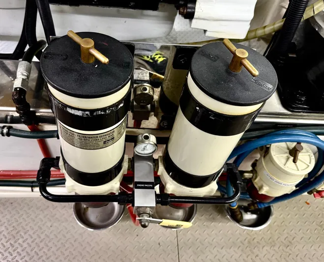 Bee Haven Yacht Photos Pics 