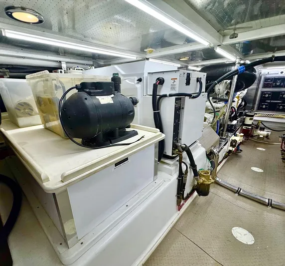 Bee Haven Yacht Photos Pics 