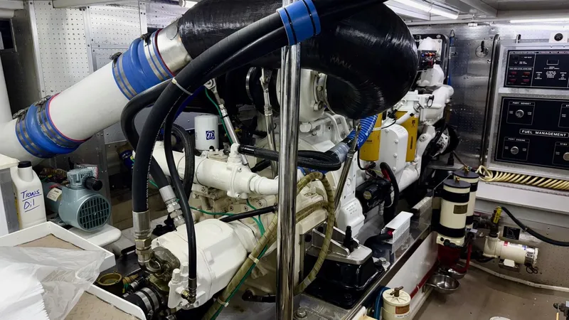 Bee Haven Yacht Photos Pics 