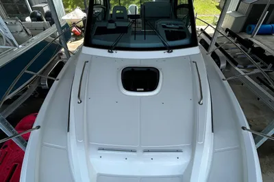 Boston Whaler 325 Conquest