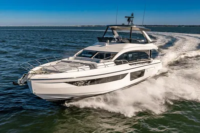 Azimut Fly 68