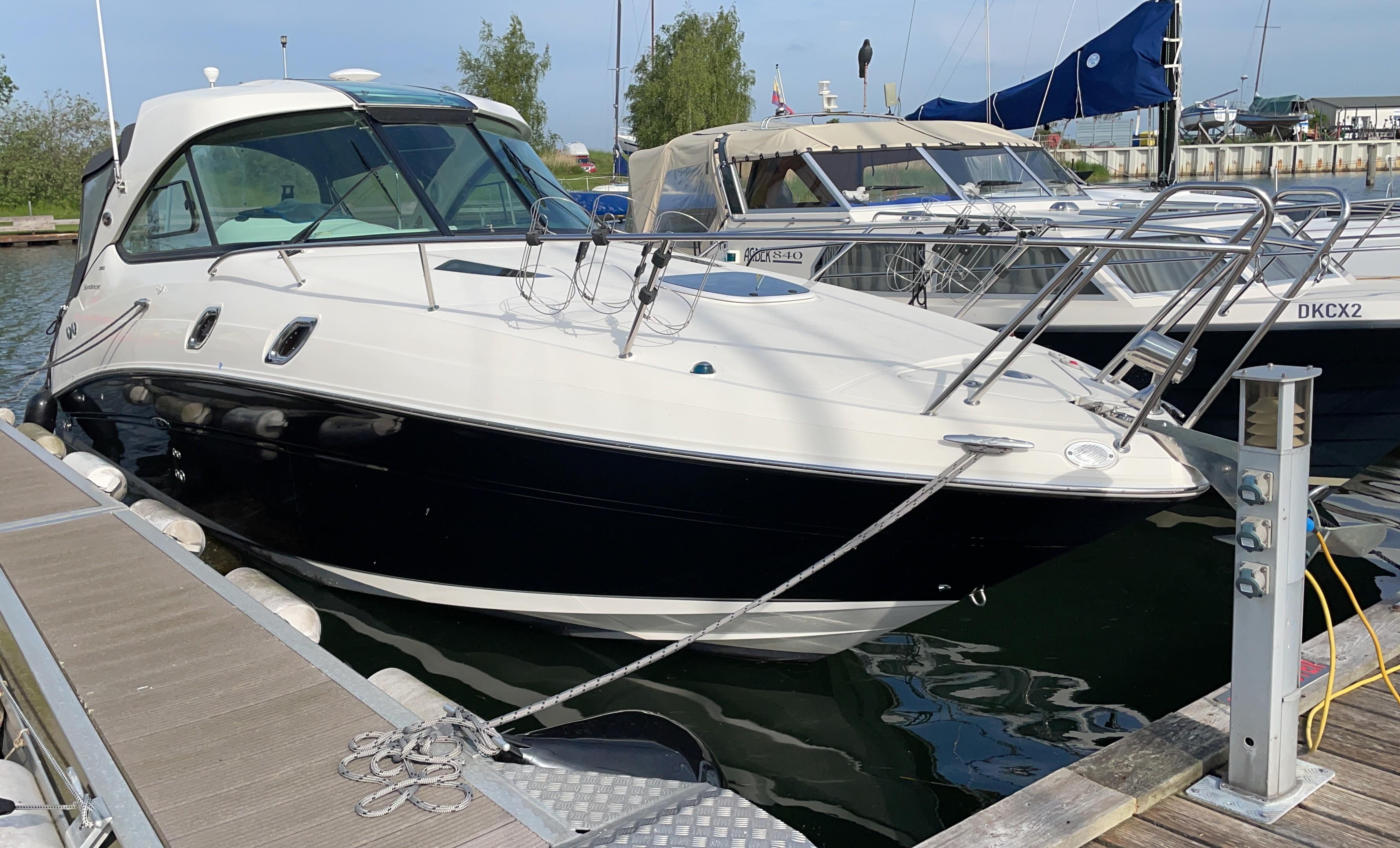 2010 Sea Ray Sea Ray 305 Sundancer HT