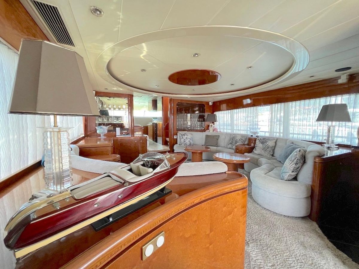2001 Elegance 83 