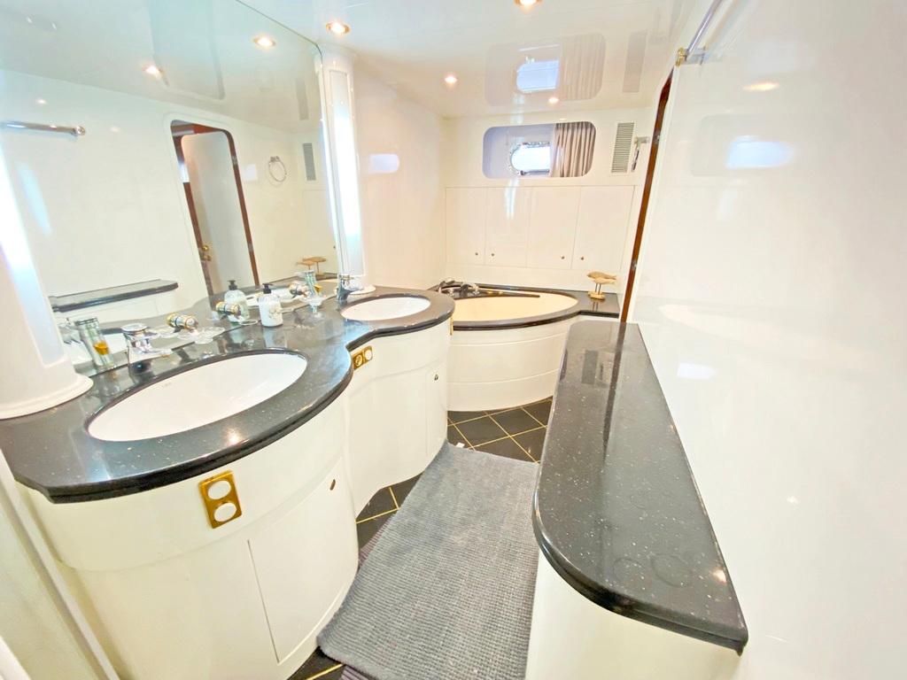 2001 Elegance 83 