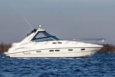 2004 Sealine S38