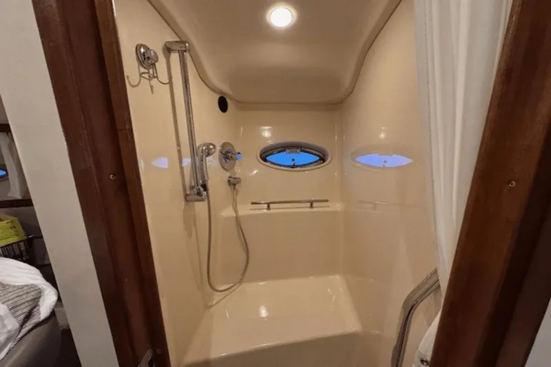 Tireless Yacht Photos Pics 