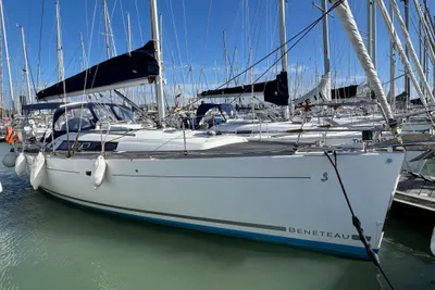 2010 Beneteau Oceanis 37