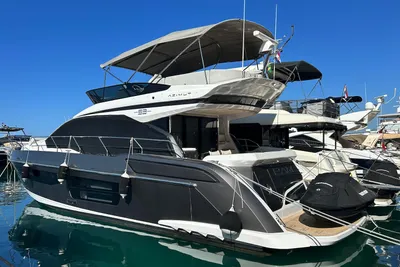 2023 Azimut Fly 53