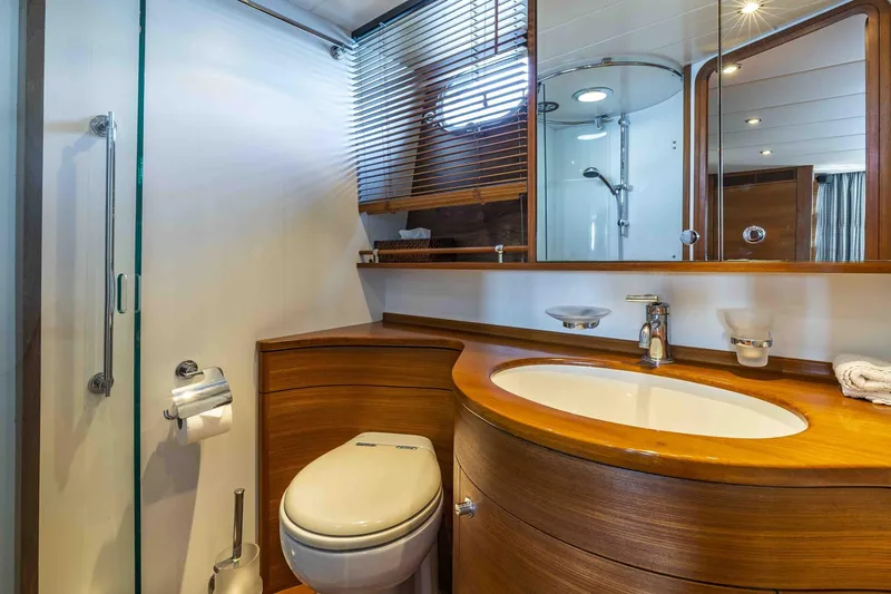  Yacht Photos Pics DSC07076 copia.jpg