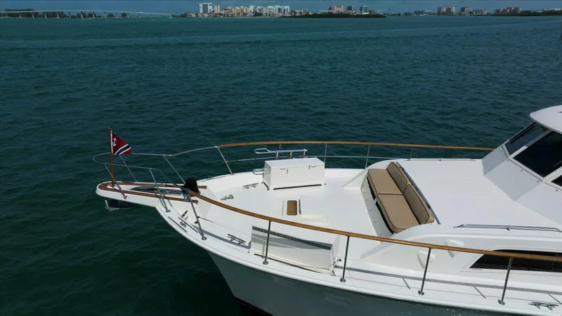 Ting Ting Yacht Photos Pics 1986 Hatteras 53 Classic My - Image 61
