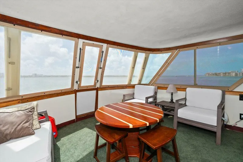 Ting Ting Yacht Photos Pics 1986 Hatteras 53 Classic My - Image 10