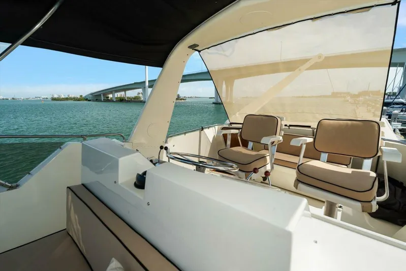 Ting Ting Yacht Photos Pics 1986 Hatteras 53 Classic My - Image 52