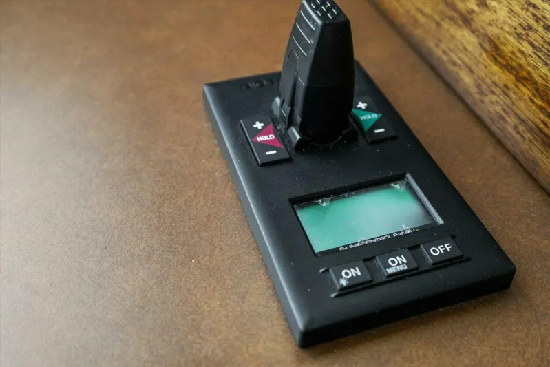 Ting Ting Yacht Photos Pics 1986 Hatteras 53 Classic My - Image 22