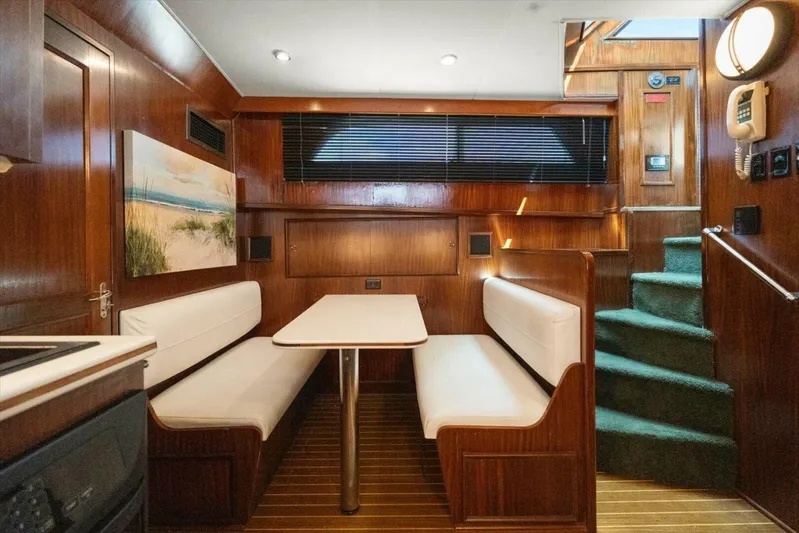 Ting Ting Yacht Photos Pics 1986 Hatteras 53 Classic My - Image 28