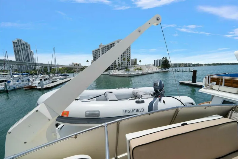 Ting Ting Yacht Photos Pics 1986 Hatteras 53 Classic My - Image 56