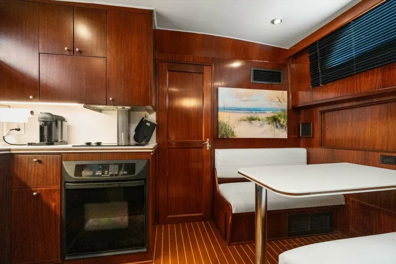 Ting Ting Yacht Photos Pics 1986 Hatteras 53 Classic My - Image 31