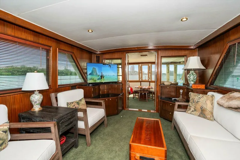 Ting Ting Yacht Photos Pics 1986 Hatteras 53 Classic My - Image 17