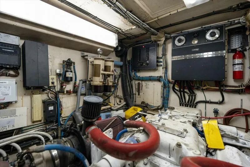 Ting Ting Yacht Photos Pics 1986 Hatteras 53 Classic My - Image 68