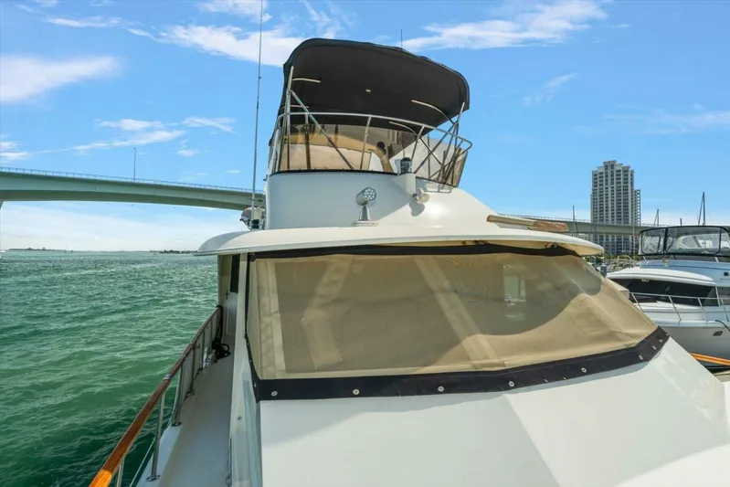 Ting Ting Yacht Photos Pics 1986 Hatteras 53 Classic My - Image 64