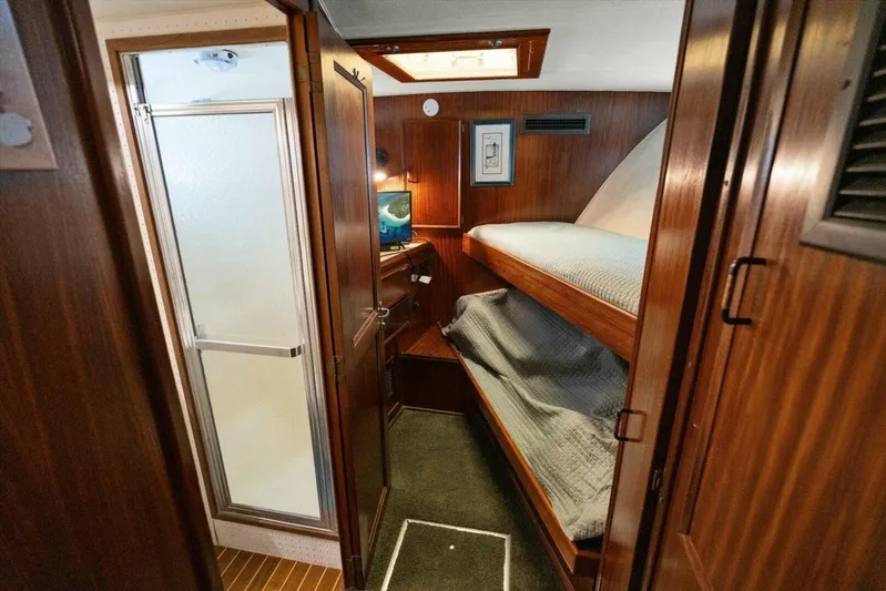 Ting Ting Yacht Photos Pics 1986 Hatteras 53 Classic My - Image 41