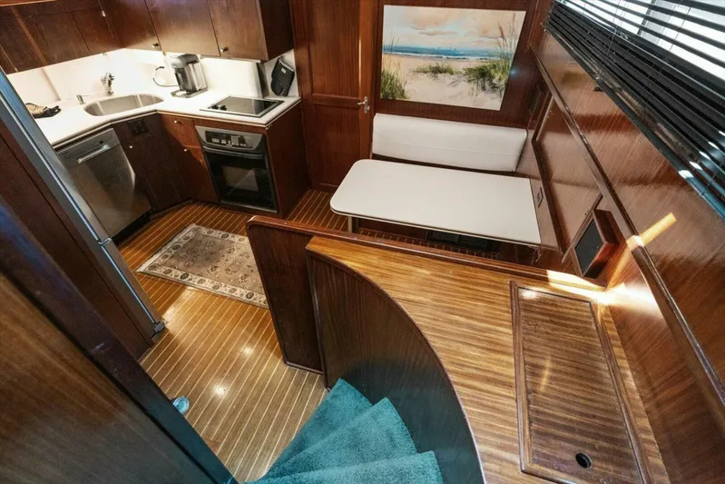 Ting Ting Yacht Photos Pics 1986 Hatteras 53 Classic My - Image 26