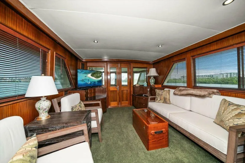 Ting Ting Yacht Photos Pics 1986 Hatteras 53 Classic My - Image 16