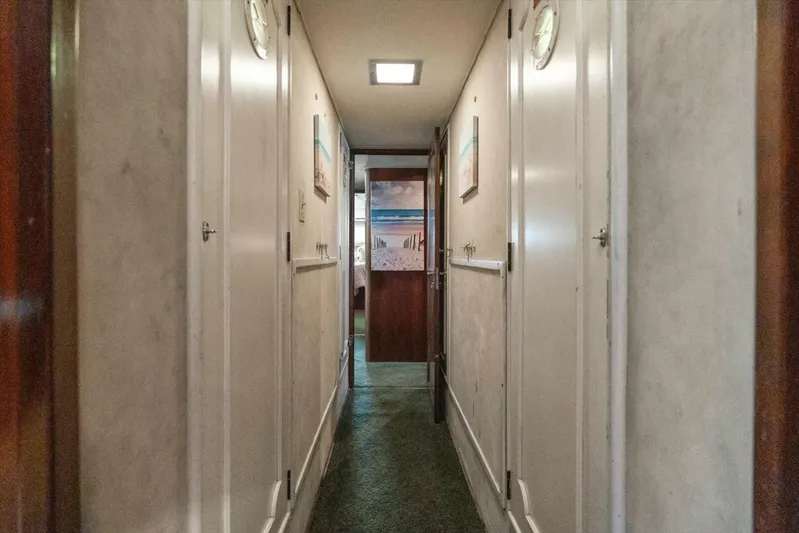 Ting Ting Yacht Photos Pics 1986 Hatteras 53 Classic My - Image 65