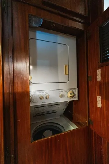 Ting Ting Yacht Photos Pics 1986 Hatteras 53 Classic My - Image 44