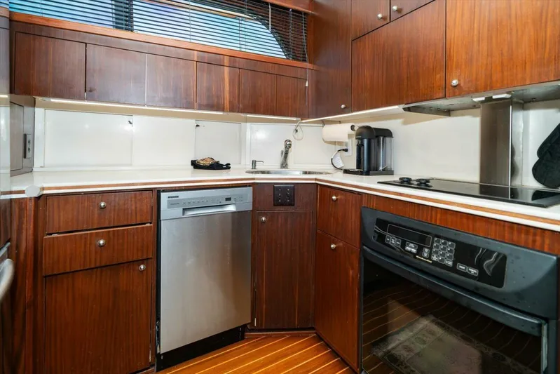 Ting Ting Yacht Photos Pics 1986 Hatteras 53 Classic My - Image 30