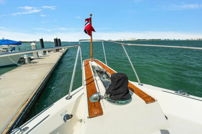 Ting Ting Yacht Photos Pics 1986 Hatteras 53 Classic My - Image 62