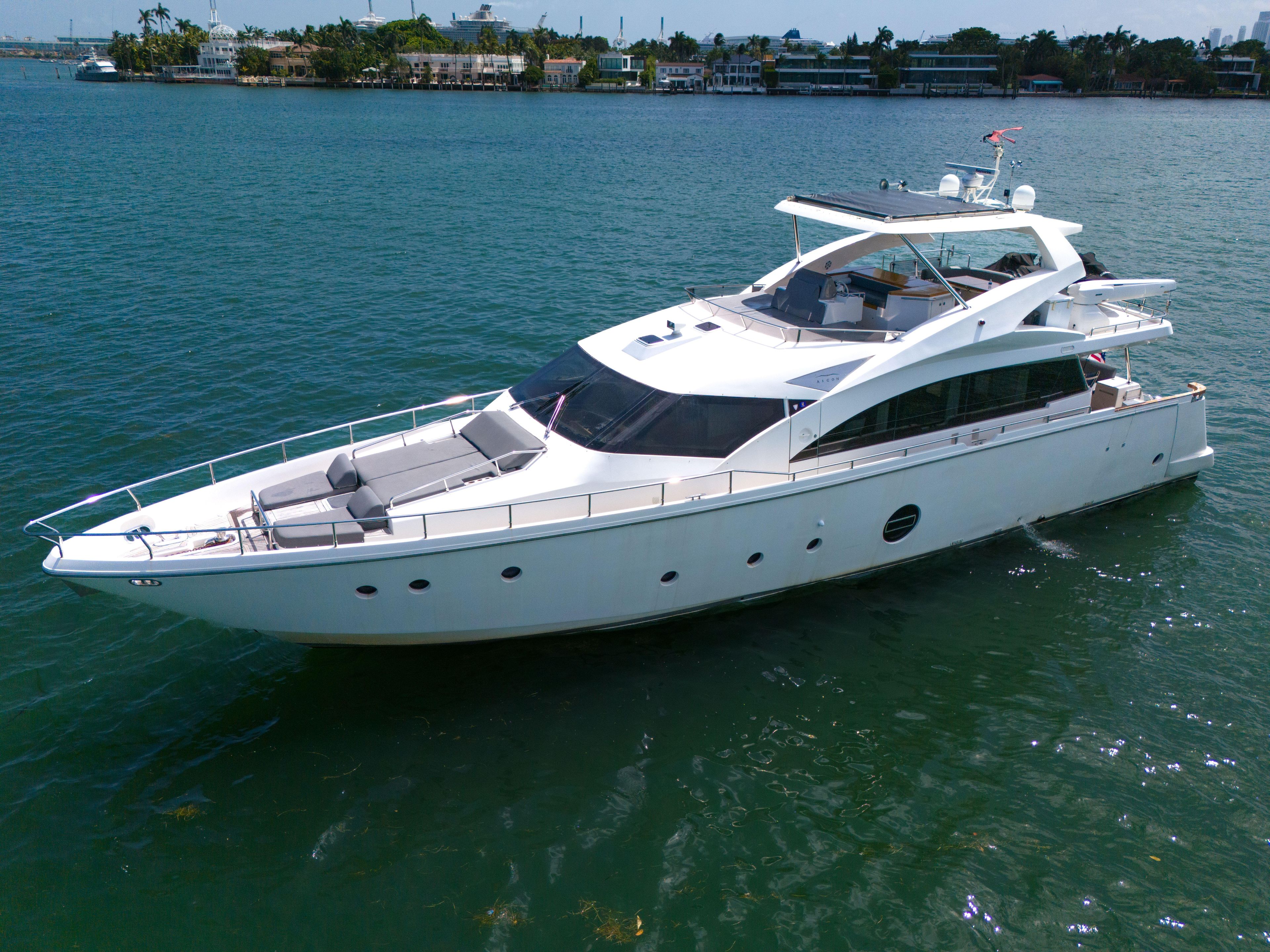 Yacht
