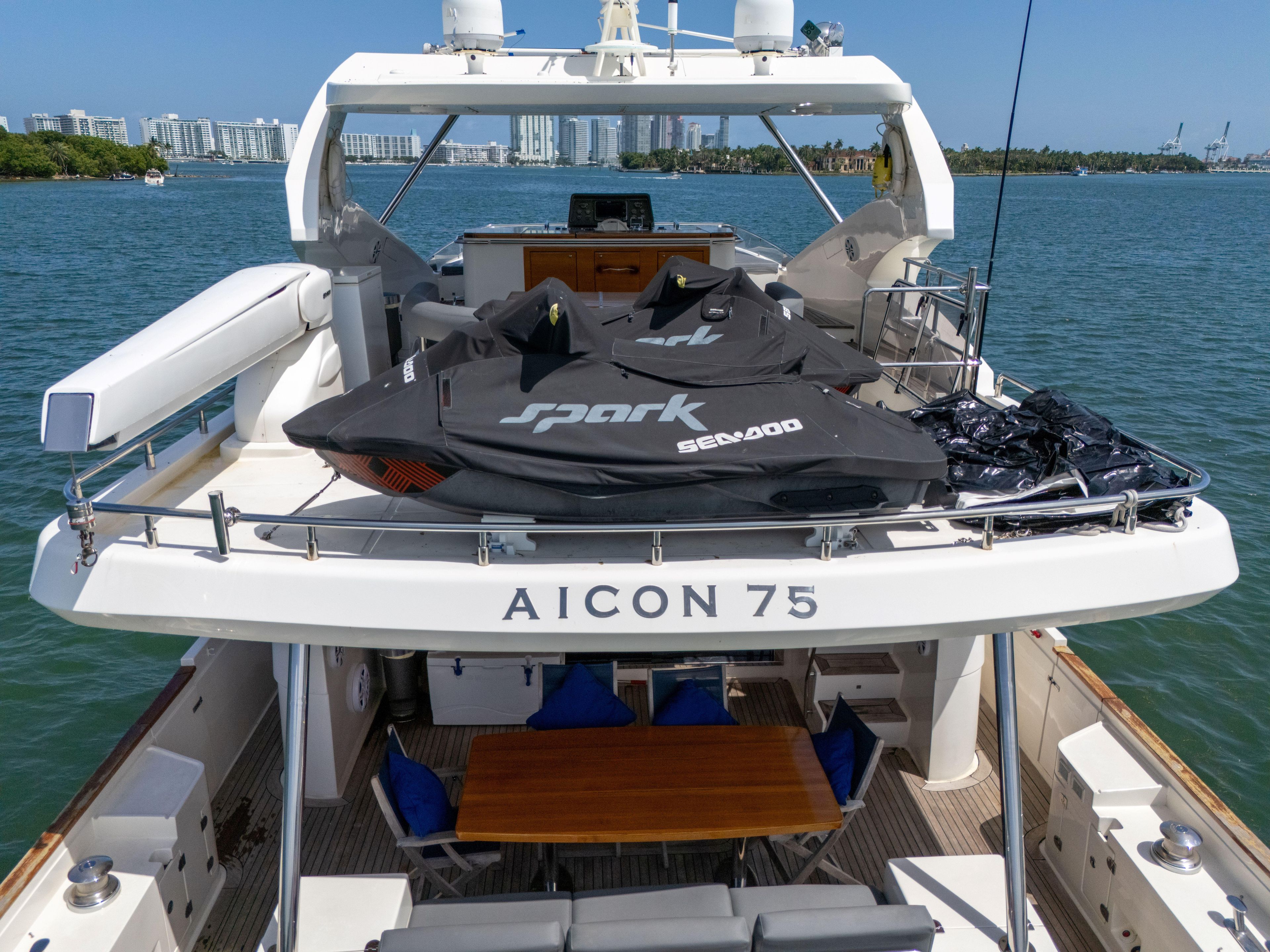 Yacht