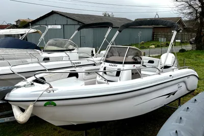 2011 Ranieri Voyager 22