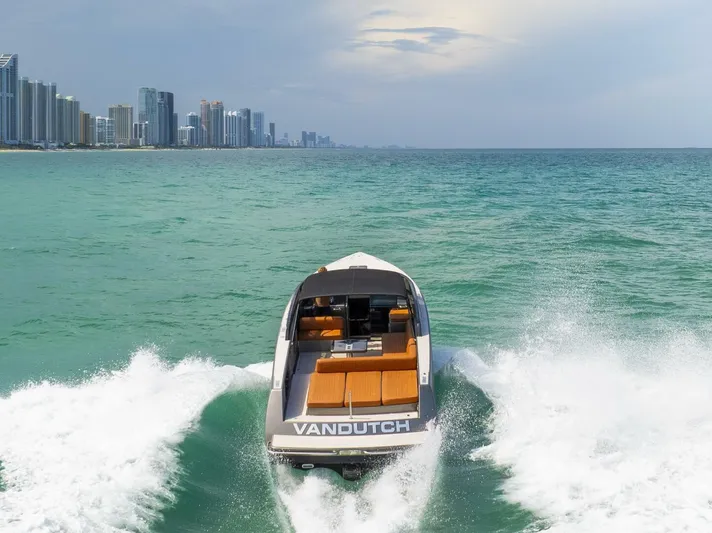  Yacht Photos Pics 2015 Vandutch 40 - Image 4