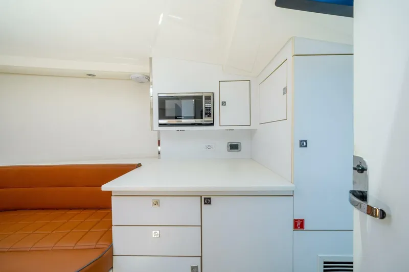  Yacht Photos Pics 2015 Vandutch 40 - Image 32