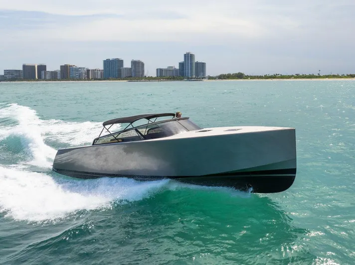  Yacht Photos Pics 2015 Vandutch 40 - Image 1