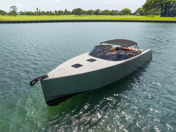  Yacht Photos Pics 2015 Vandutch 40 - Image 6