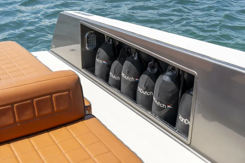  Yacht Photos Pics 2015 Vandutch 40 - Image 15