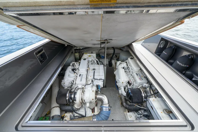  Yacht Photos Pics 2015 Vandutch 40 - Image 34