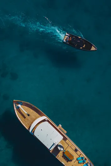 Far Niente Yacht Photos Pics 