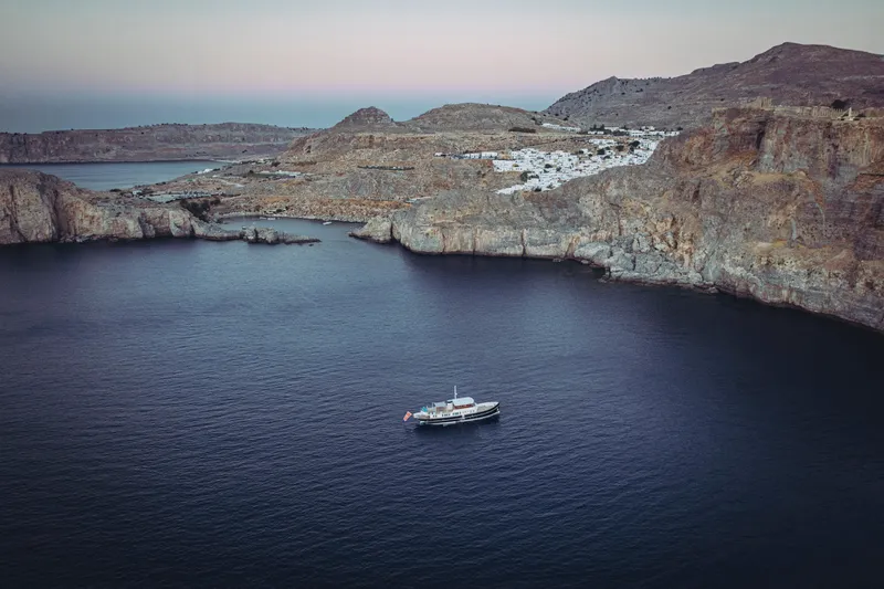 Far Niente Yacht Photos Pics 