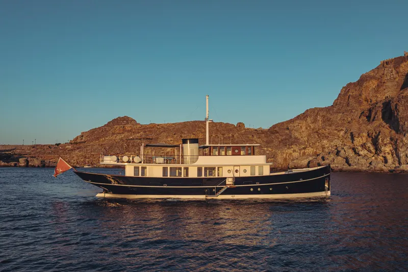 Far Niente Yacht Photos Pics 