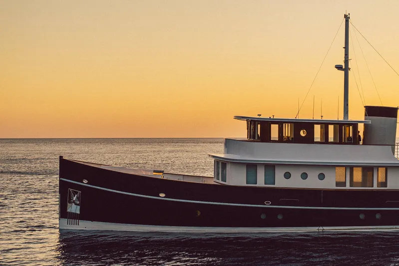 Far Niente Yacht Photos Pics 