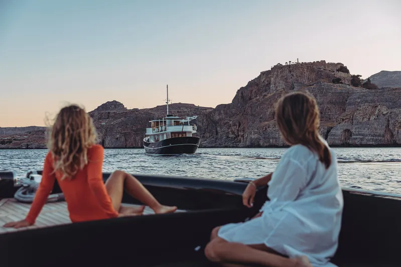 Far Niente Yacht Photos Pics 