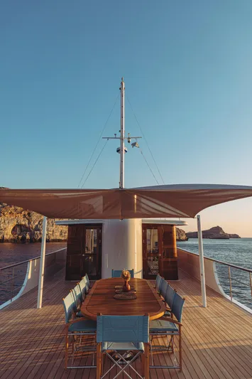 Far Niente Yacht Photos Pics 