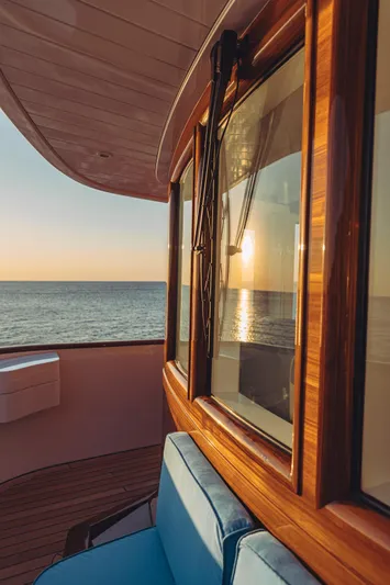 Far Niente Yacht Photos Pics 