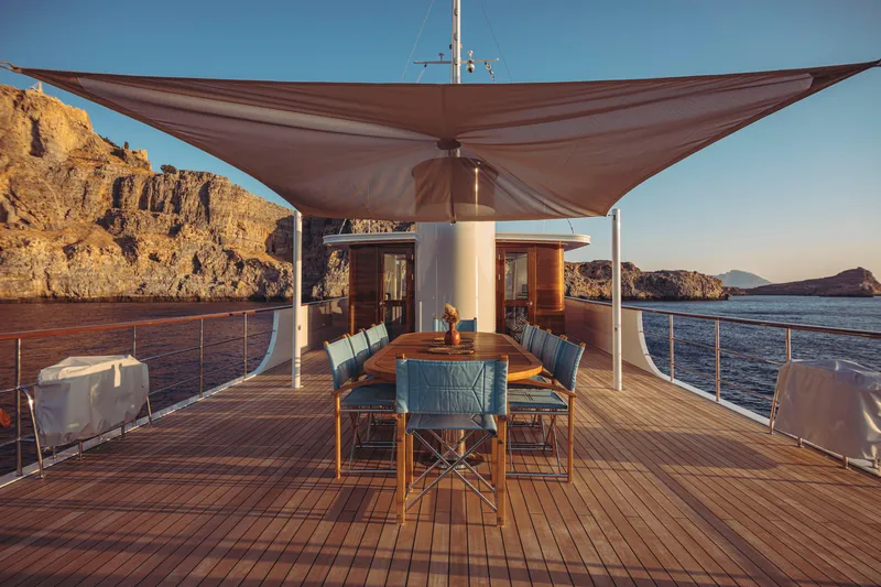 Far Niente Yacht Photos Pics 